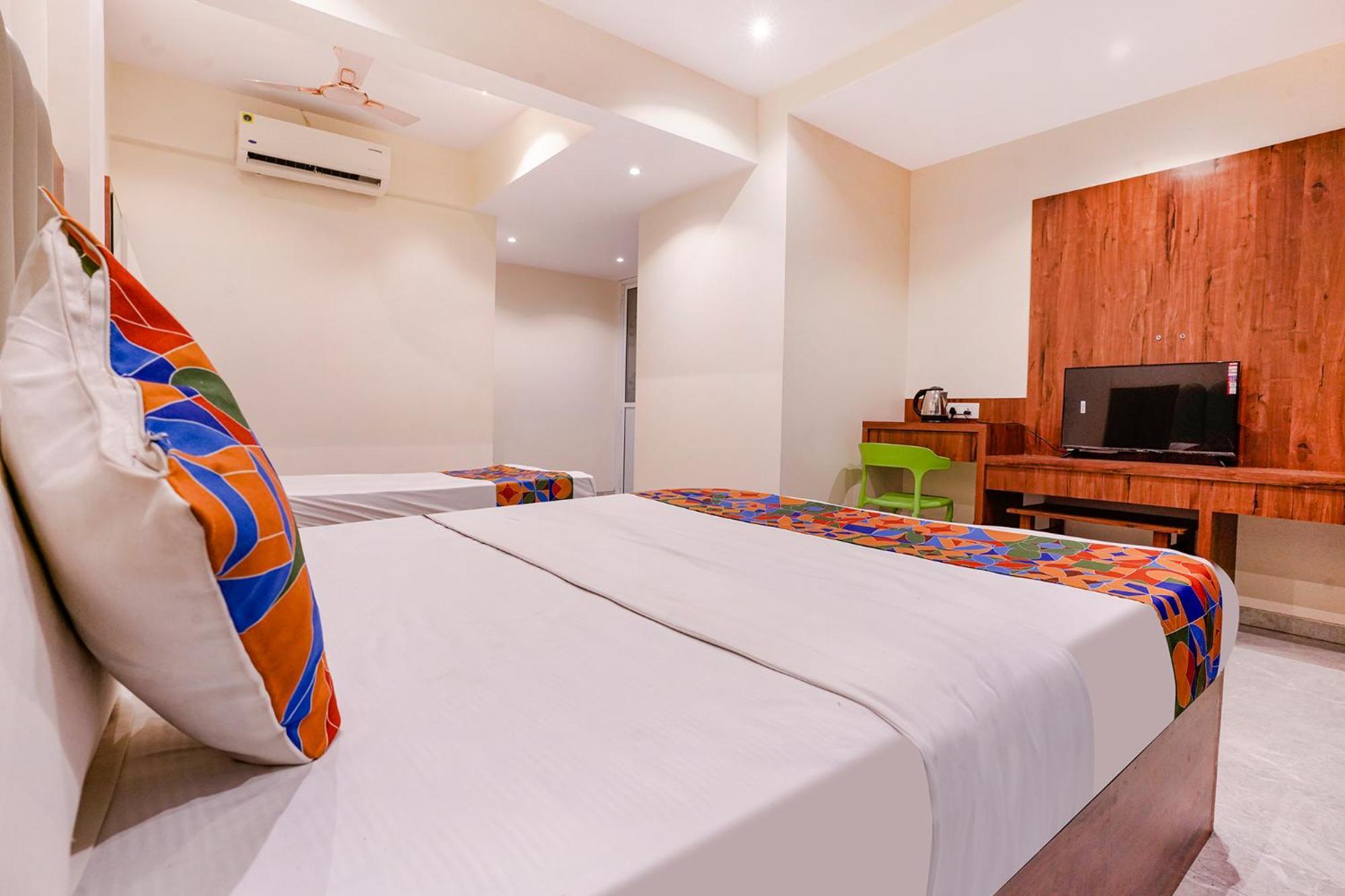 Fabexpress Utsav Residency - Nr Panvel Hotell Jāmb Eksteriør bilde