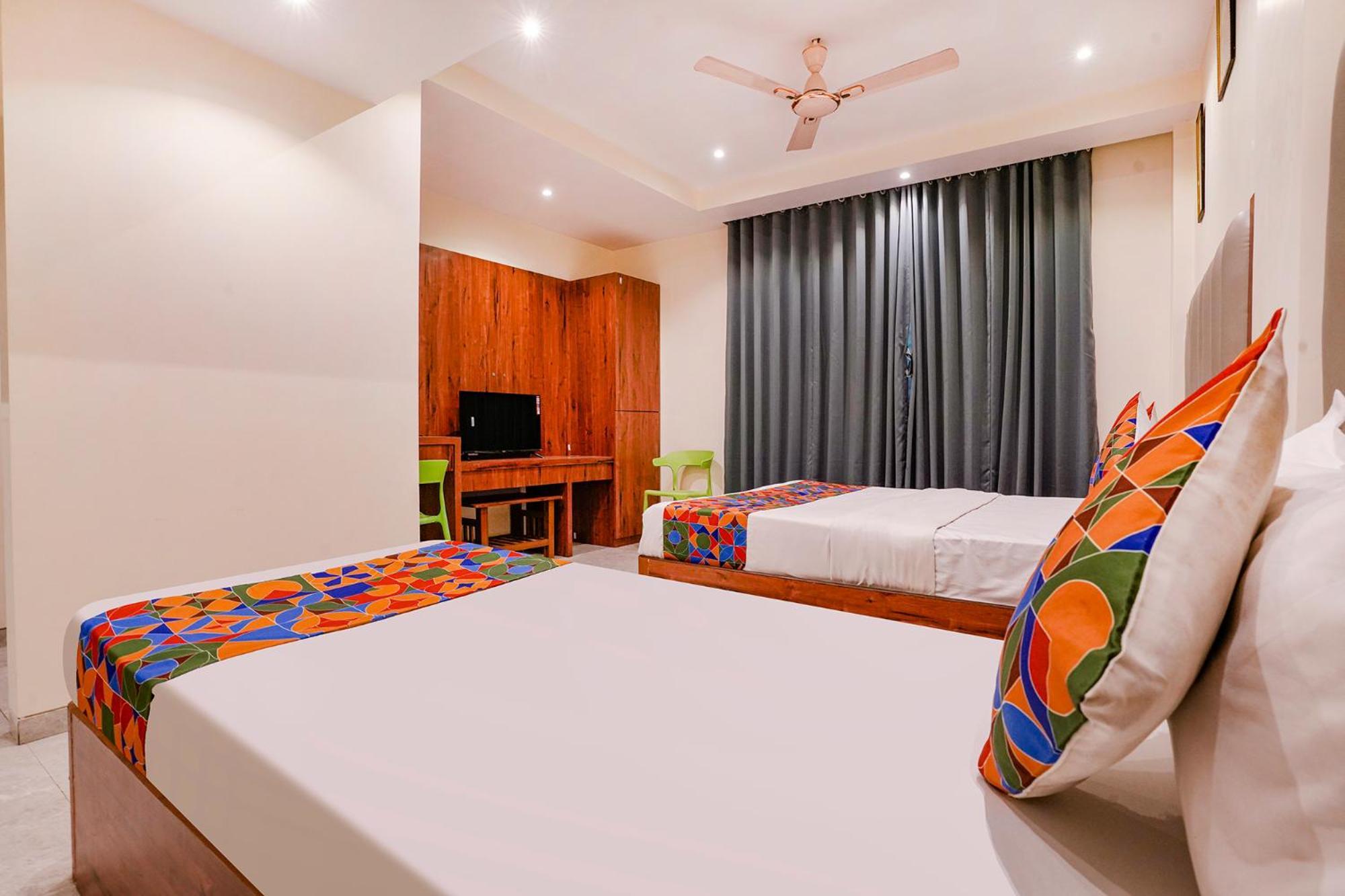 Fabexpress Utsav Residency - Nr Panvel Hotell Jāmb Eksteriør bilde
