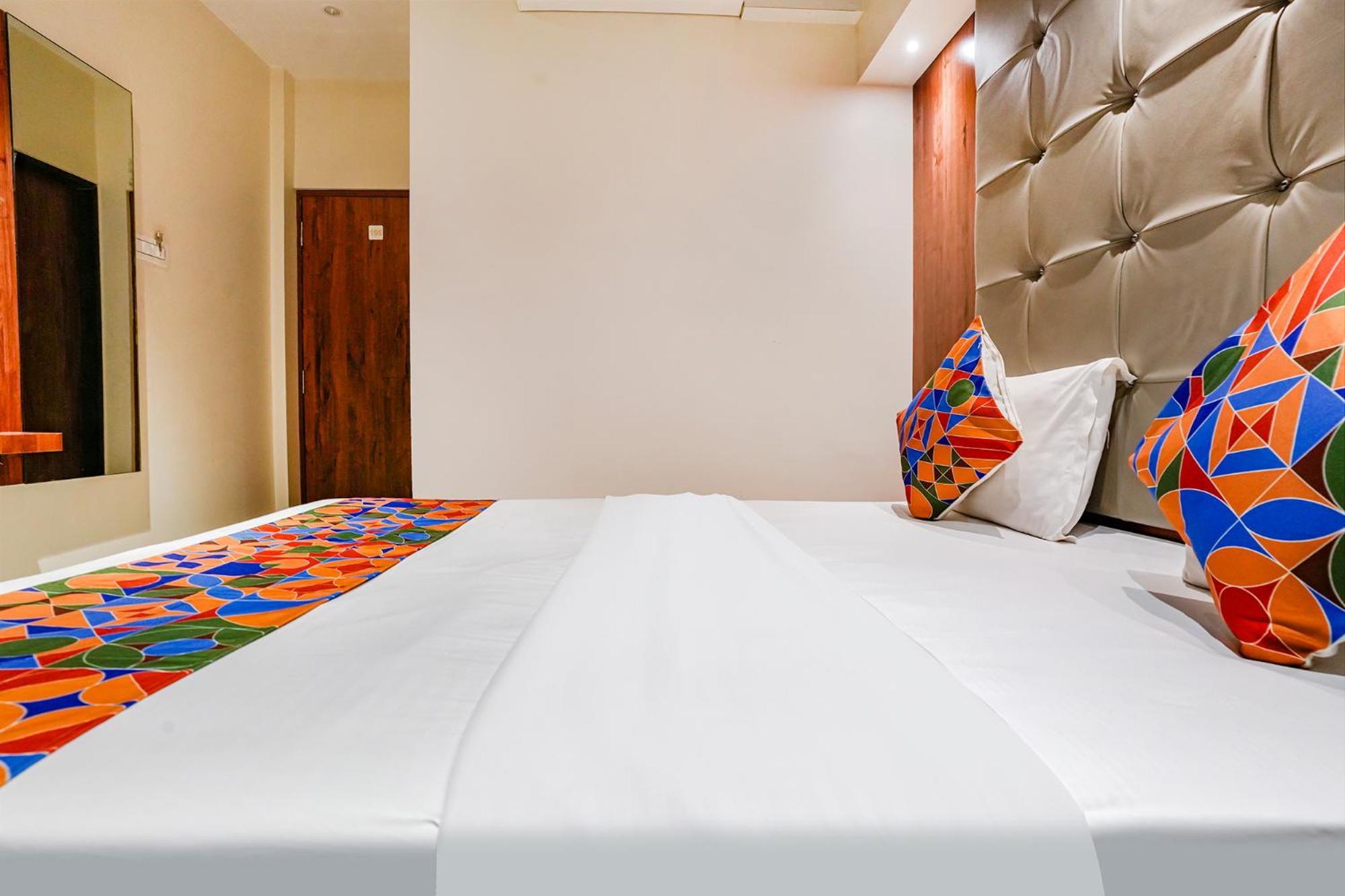 Fabexpress Utsav Residency - Nr Panvel Hotell Jāmb Eksteriør bilde