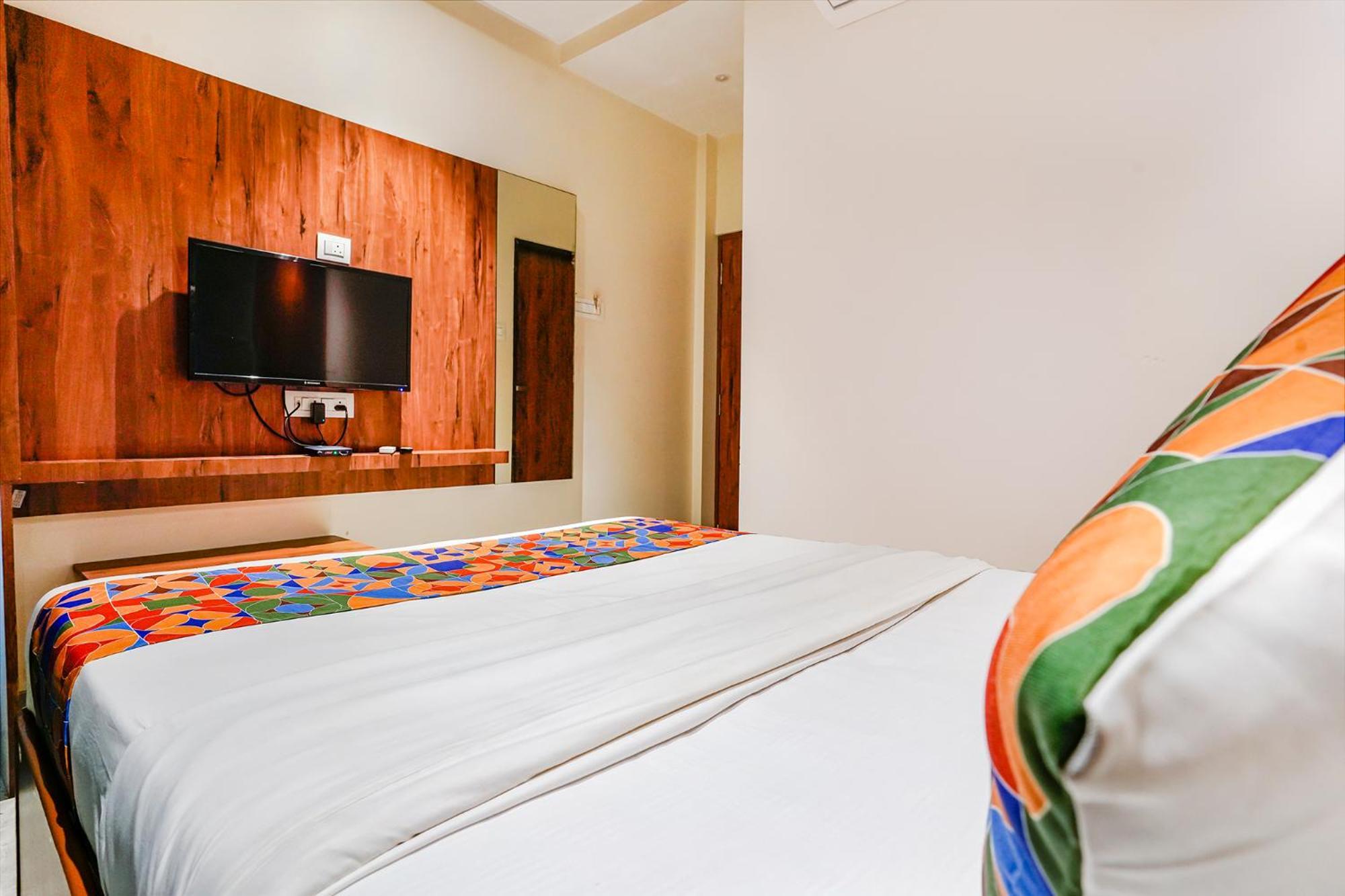 Fabexpress Utsav Residency - Nr Panvel Hotell Jāmb Eksteriør bilde