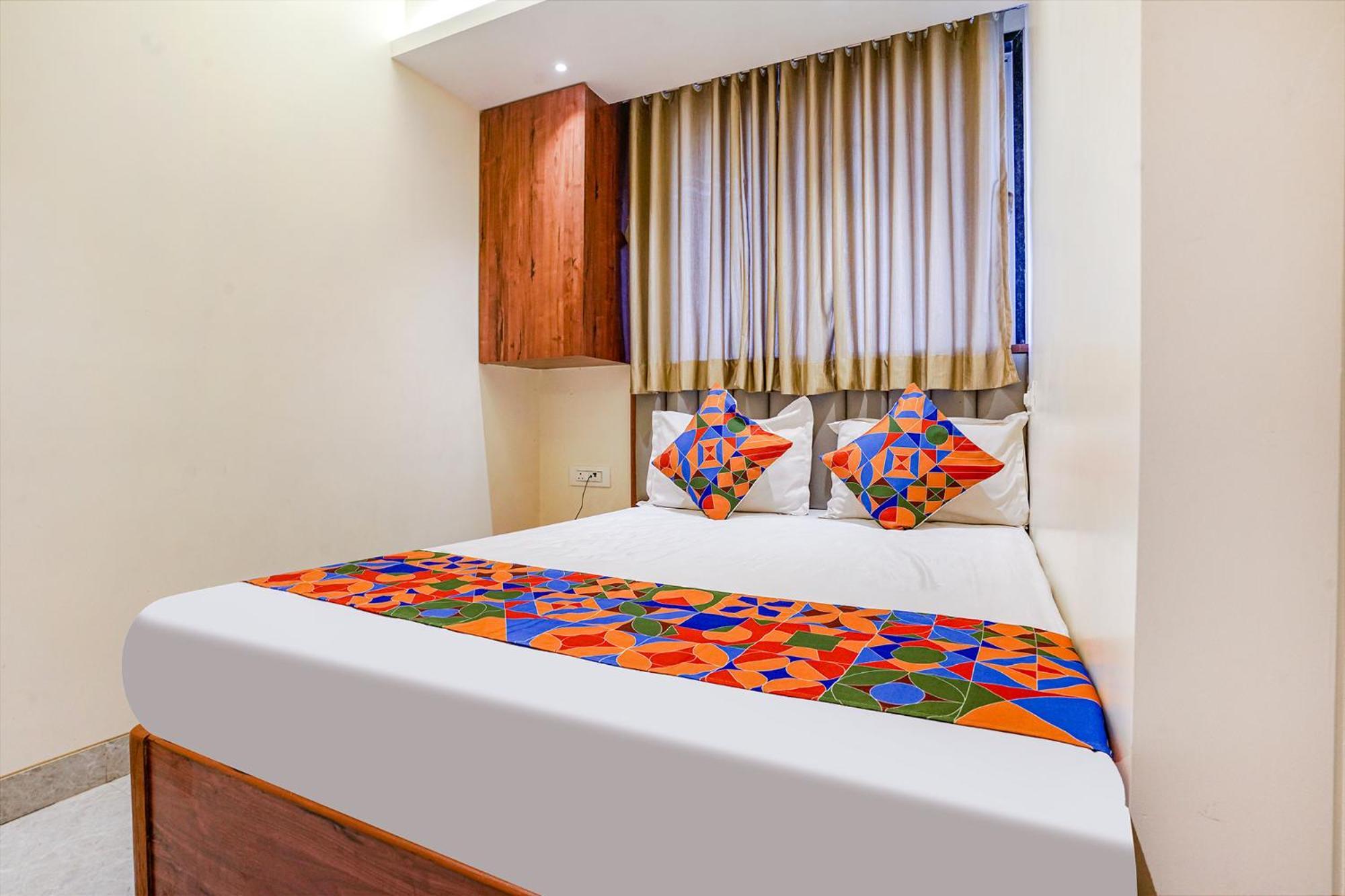 Fabexpress Utsav Residency - Nr Panvel Hotell Jāmb Eksteriør bilde