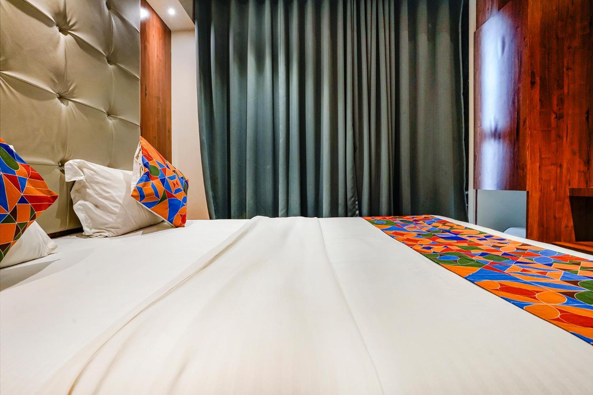 Fabexpress Utsav Residency - Nr Panvel Hotell Jāmb Eksteriør bilde